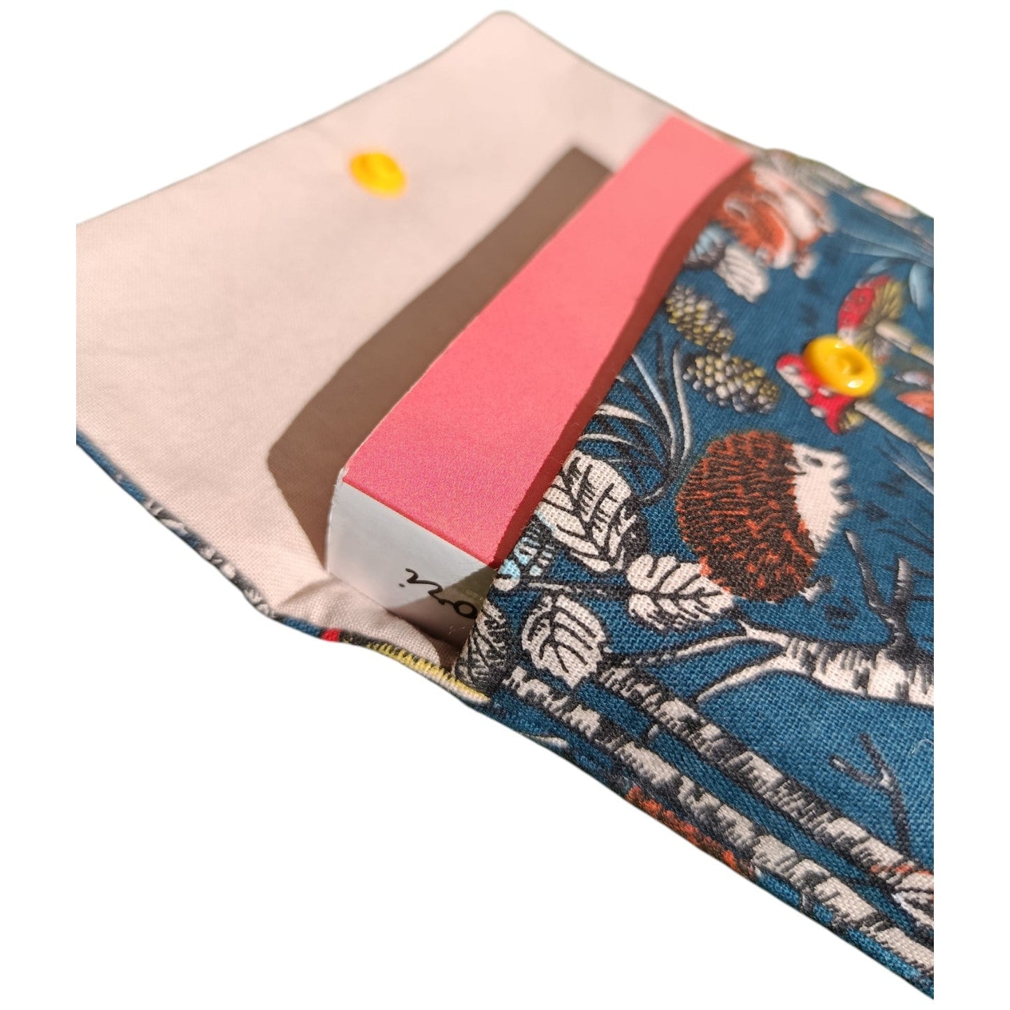 Pochette à livre en tissu écureuil champignon bleu Les p'tites cousettes d'Ophélie