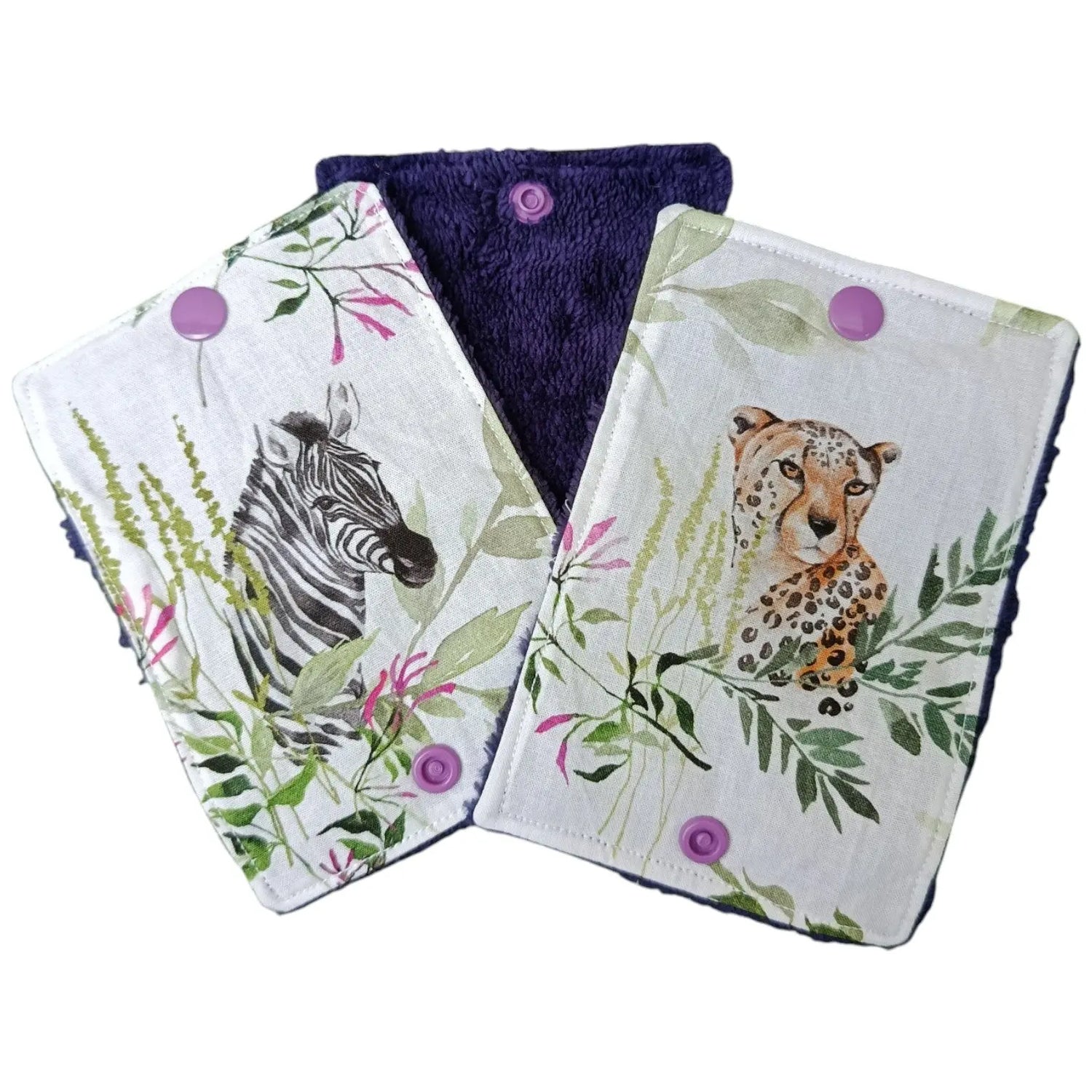 Papier toilette lavable réutilisable. Rouleau de 10 feuilles. Muni de pression pour recomposer le rouleau