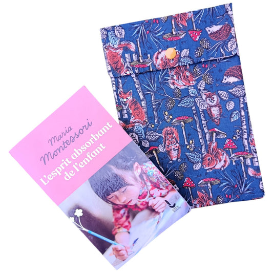 Pochette à livre en tissu écureuil champignon bleu Les p'tites cousettes d'Ophélie
