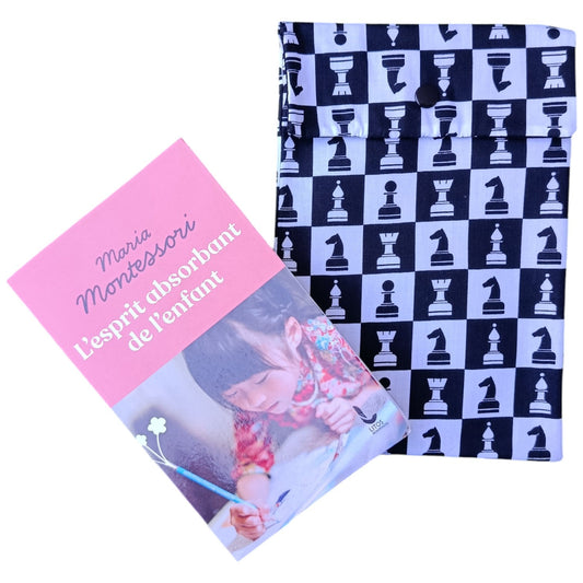 Pochette à livre en tissu échecs noir et blanc Les p'tites cousettes d'Ophélie