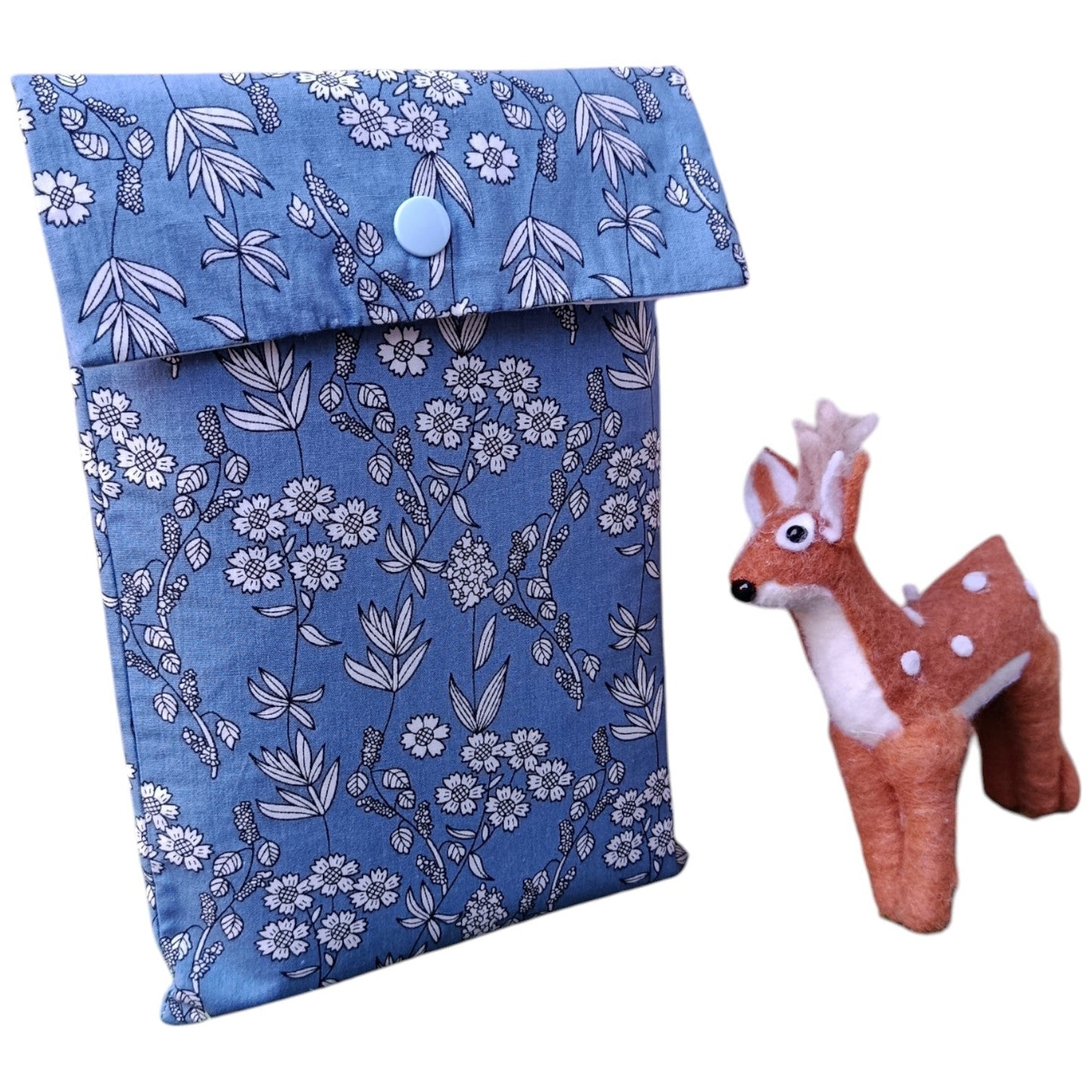 Pochette à livre en tissu fleur blanche bleu Les p'tites cousettes d'Ophélie