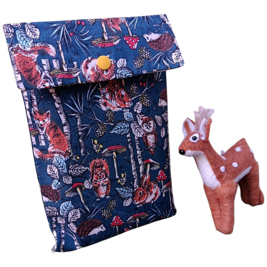 Pochette à livre en tissu écureuil champignon bleu Les p'tites cousettes d'Ophélie