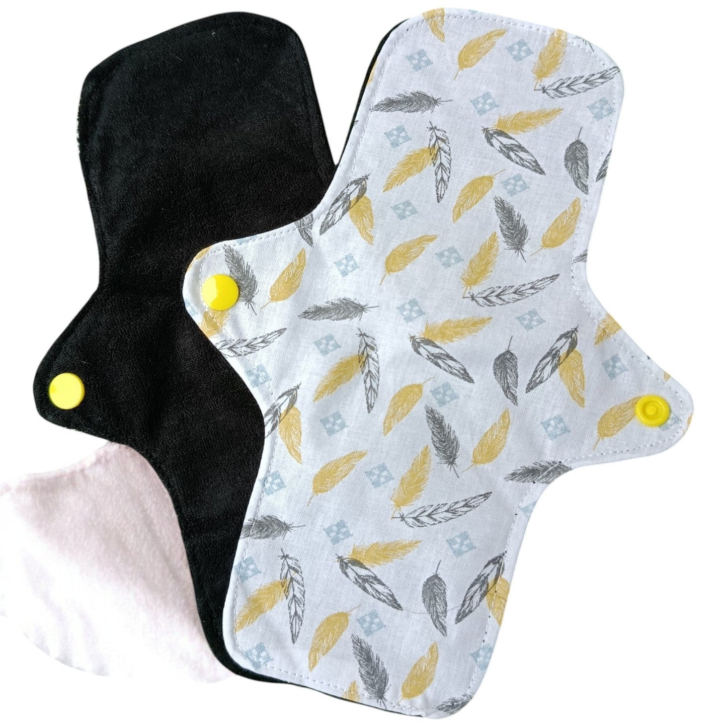 Serviette hygiénique lavable réutilisable plumes jaune et blanc Les p'tites cousettes d'Ophélie