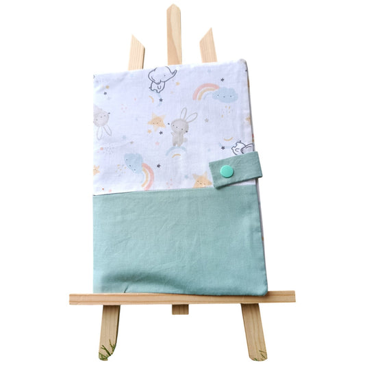 Protège carnet de santé personnalisable éléphants arc-en-ciel bleu Les p'tites cousettes d'Ophélie