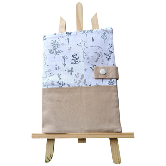 Protège carnet de santé personnalisable forêt beige Les p'tites cousettes d'Ophélie