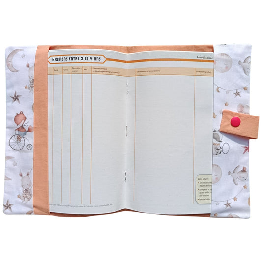 Protège carnet de santé personnalisable lune animaux rose Les p'tites cousettes d'Ophélie
