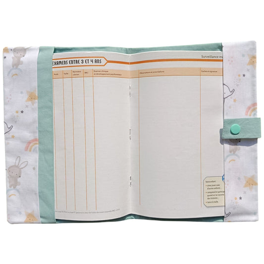 Protège carnet de santé personnalisable éléphants arc-en-ciel bleu Les p'tites cousettes d'Ophélie