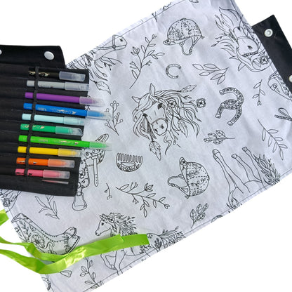 Set à colorier chevaux
Fournis avec ses crayons
Lavable et réutilisable
